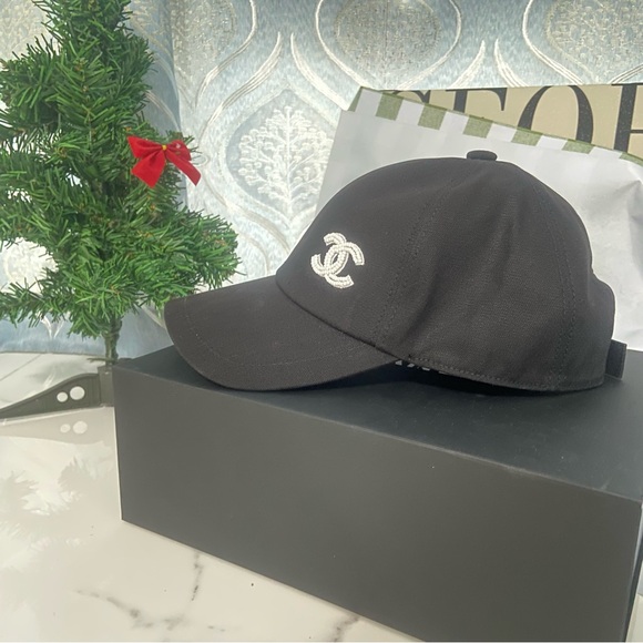 CHANEL Black Cap with White Logo - Picture 1 of 6